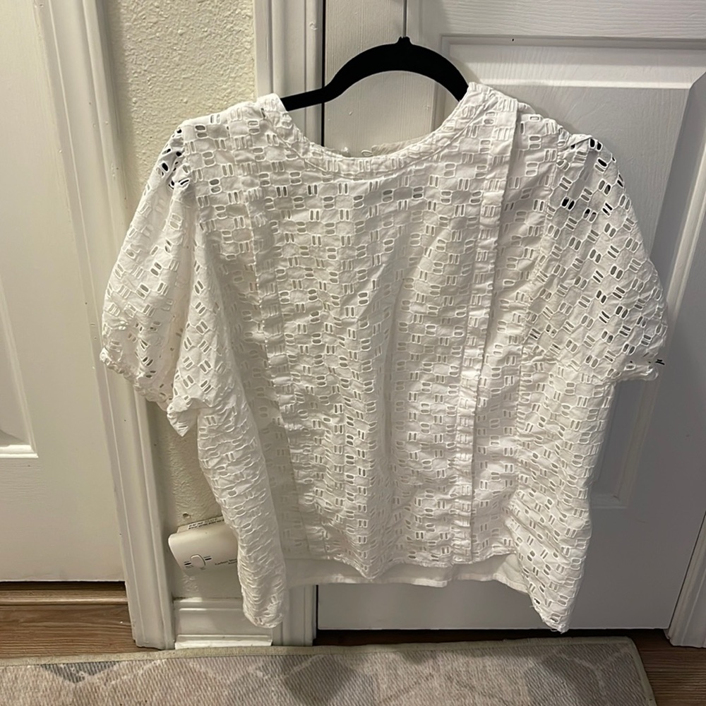EXTRA LARGE WHITE ELIZABETH AND JAMES WOMENS BLOUSE.